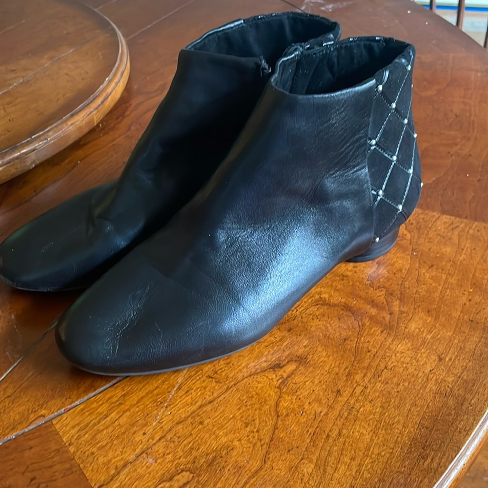 Karl Lagerfeld Paris ankle boots